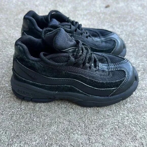 Nike Air Max 95 Low Triple Black Kids Size 9C - Picture 3 of 12